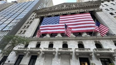 وول ستريت تسجل خسارة أسبوعية.. وداو جونز يهبط أكثر من 800 نقطة
