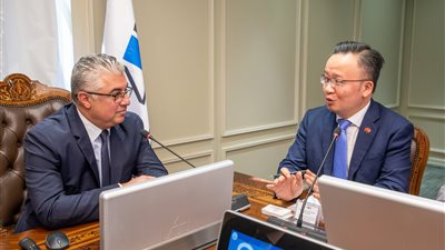 رئيس اقتصادية قناة السويس يبحث التعاون مع وفد من هونج كونج بالقطاعات المستهدفة