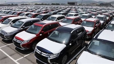 الحكومة تنفي إصدار قرار بخفض «كوتة» استيراد السيارات في مصر  