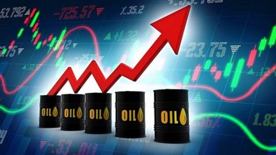 النفط يصعد ويقترب من مكاسب أسبوعية تبلغ 3%