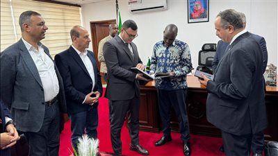 وزير الإسكان يتابع تقدم الأعمال بمشروع سد ومحطة «جوليوس نيريري» بتنزانيا