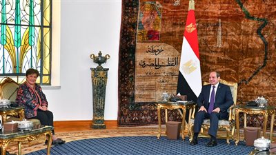الرئيس السيسي: تخفيف الضغوط والأعباء عن المواطنين أولوية للدولة المصرية