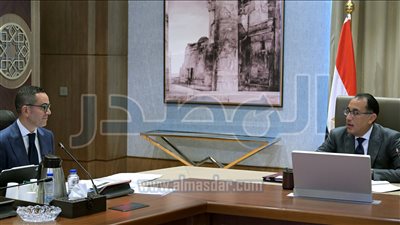رئيس الوزراء يتابع جهود صندوق مصر السيادى لجذب مزيد من الاستثمارات