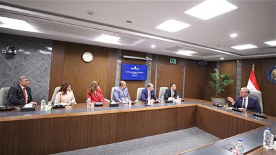 وزير البترول يبحث تعزيز التعاون مع لجنة التعدين بغرفة التجارة الأمريكية بمصر