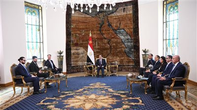 الرئيس السيسي يبحث تعزيز التعاون المشترك مع المنتدى الاقتصادي العالمي