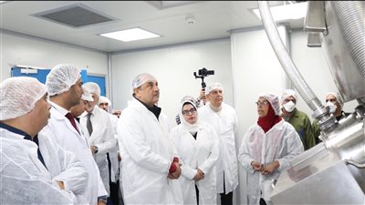 وزير قطاع الأعمال يتفقد تطوير شركة «سيد» للأدوية