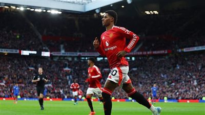 مانشستر يونايتد يسحق إيفرتون في الدوري الإنجليزي