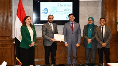 تسليم عقود أصحاب الشركات الناشئة الفائزة في حاضنة الأعمال الرياضية التكنولوجية
