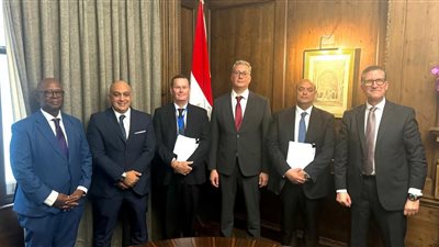 «البترول» توقع اتفاقية مع «أنجلو جولد أشانتي» لتعزيز الاستثمار في الذهب بمصر