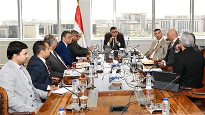 وزير الإسكان يبحث التعاون مع شركة «سُكنى» لتطوير مناطق المقابر بالمدن الجديدة