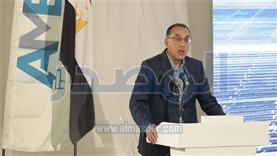 رئيس الوزراء يشهد توقيع اتفاقيتين لتنفيذ مشروع لطاقة الرياح بقدرة 500 ميجاوات