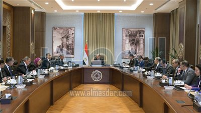 رئيس الوزراء يستعرض الفرص السياحية بالمنطقة المحيطة بهضبة الأهرام