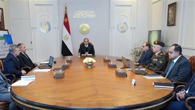 السيسي يوجه بمواصلة تعزيز مشاركة القطاع الخاص بالمشروعات الاستثمارية بمحور قناة السويس
