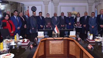 «العربية للتصنيع» تتعاون مع «صن شاين برو» السويدية لإنشاء مصنع للألواح الشمسية 