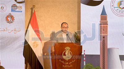 وزير قطاع الأعمال: نسعى لتحويل مصر لمركز إقليمي ودولي لصناعة الغزل والنسيج