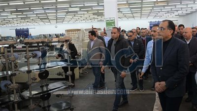 رئيس الوزراء يتفقد منطقة المصانع الجديدة بغزل المحلة