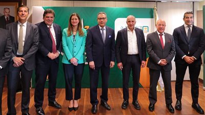 الأهلي كابيتال القابضة ترفع مساهمتها في رأس مال شركة إيزيليس إلى 97.55% 