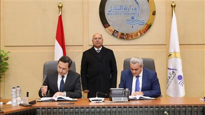 شركة سويسرية توقع عقد إنشاء الميناء الجاف والمنطقة اللوجستية بالعاشر من رمضان