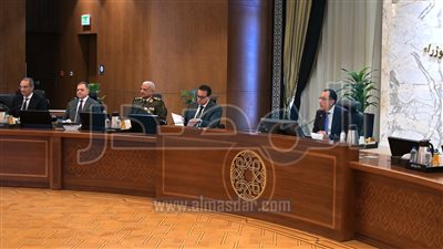 «الوزراء» يوافق على إقامة 20 برجًا لتقوية شبكات المحمول فى 9 محافظات