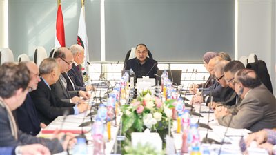 وزير قطاع الأعمال يتابع موقف تنفيذ مشروعات «القابضة للتشييد والتعمير»