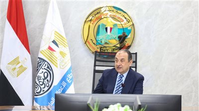 وزير قطاع الأعمال يتابع الموقف التنفيذي لمشروع تطوير صناعة الغزل والنسيج