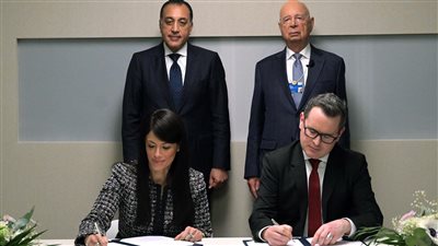 رئيس الوزراء يشهد توقيع خطاب نوايا مع المنتدى الاقتصادي العالمي