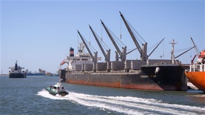 تداول 17 ألف طن و1193 شاحنة بضائع بموانئ البحر الأحمر