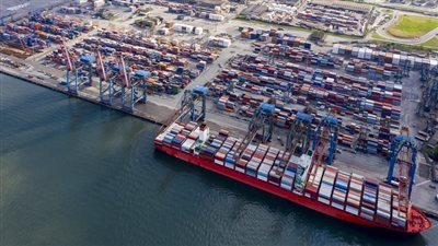 تداول 17 ألف طن و1149 شاحنة بضائع بموانئ البحر الأحمر