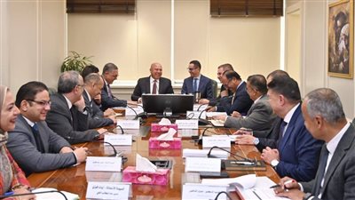 وزيرا الصناعة والاستثمار يبحثان معايير الموافقة على إنشاء المناطق الحرة الخاصة الجديدة