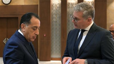 تخصيص 97.4 ألف فدان لإنشاء محطات طاقة متجددة بمحافظة البحر الأحمر