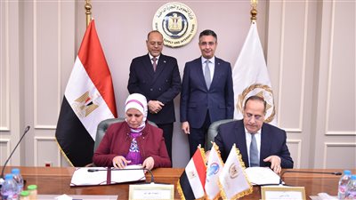 وزيرا التموين والعمل يشهدان توقيع بروتوكول تعاون لدعم العمالة غير المنتظمة