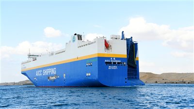 قناة السويس تشهد عبور حاملة السيارات AICC HUANGHU في رحلتها البحرية الأولى