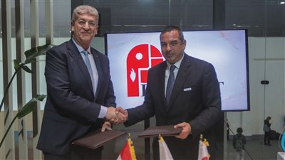 إنفنيتي وبتروجيت توقعان مذكرة تفاهم لتطوير مشروع جديد للطاقة الشمسية 