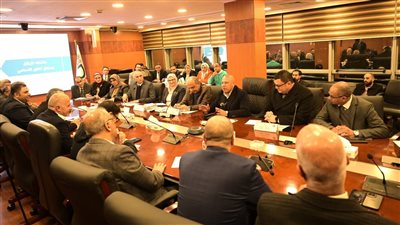 الوزير: تشكيل لجنة لتسعير مرافق الكهرباء في المناطق الصناعية