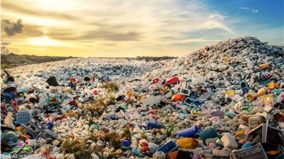 «الاستثمار» تقرر تعديل شروط استيراد الخردة ومخلفات البلاستيك والمطاط