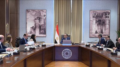 مديولي يتابع جهود فض التشابكات المالية بين هيئة البريد وبنك الاستثمار القومي