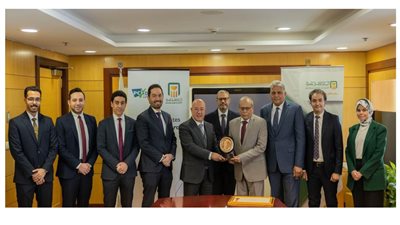 البنك الأهلي المصري يحتفظ بشهادة التوافق مع معايير متطلبات فيزا وماستر كارد