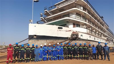 الشركة البورسعيدية للأعمال الهندسية والإنشاءات البحرية تتولى إصلاح الفندق العائم «أوجيني»