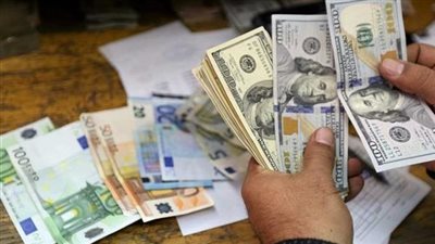 ضبط قضايا إتجار بالنقد الأجنبي بقيمة 9 ملايين جنيه خلال 24 ساعة  