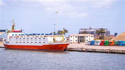 تداول 57 ألف طن و612 شاحنة بضائع بموانئ البحر الأحمر 