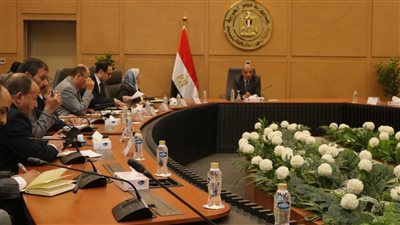 وزير الكهرباء يتابع تنفيذ الخطة الديناميكية لمواجهة ارتفاع الأحمال خلال فصل الصيف