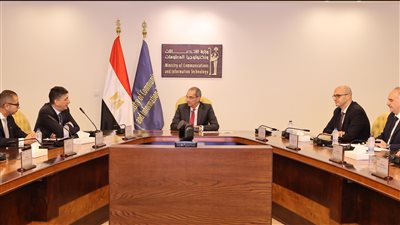 وزير الاتصالات يبحث تعزيز الشراكة مع فوداكوم وفودافون بمجالات تكنولوجيا المعلومات
