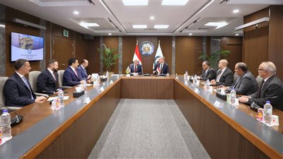 مصر وأذربيجان تبحثان إقامة تعاون استراتيجي في مجال البترول والغاز