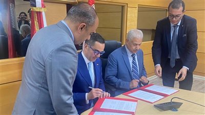 مصر وتونس تتفقان على تعزيز التعاون بمجالات التجارة والصناعة والاستثمار