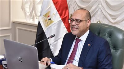  وزير العمل: الاثنين والخميس المقبلين أجازة مدفوعة الأجر للعاملين بالقطاع الخاص