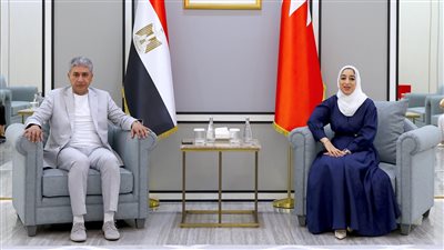 مصر والبحرين تبحثان تعزيز التعاون المشترك في مجال السياحة