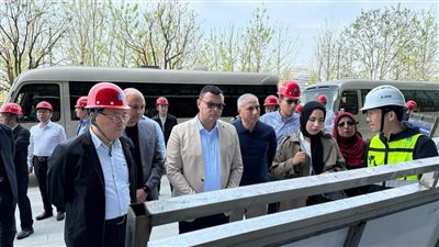 وزير الإسكان يتفقد مشروع مركز أبحاث «ميديا جروب» بمدينة شنجهاي الصينية