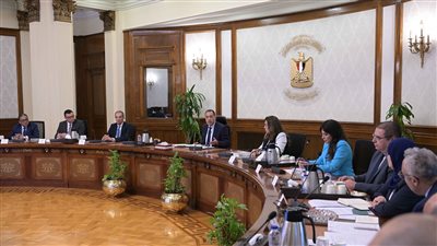 رئيس الوزراء يؤكد أهمية توحيد مختلف الرسوم الخاصة باستخراج التراخيص