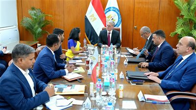 مصر والهند تبحثان تعزيز التعاون بمجالات البتروكيماويات والتعدين والأسمدة