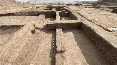 كشف أثري جديد عن بقايا تحصينات عسكرية ووحدات سكنية للجنود بسيناء